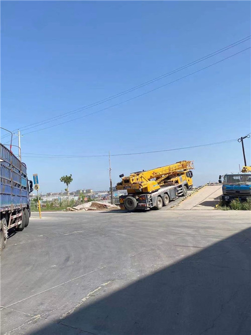 浪卡子县25吨吊车的租赁价格大概是多少？